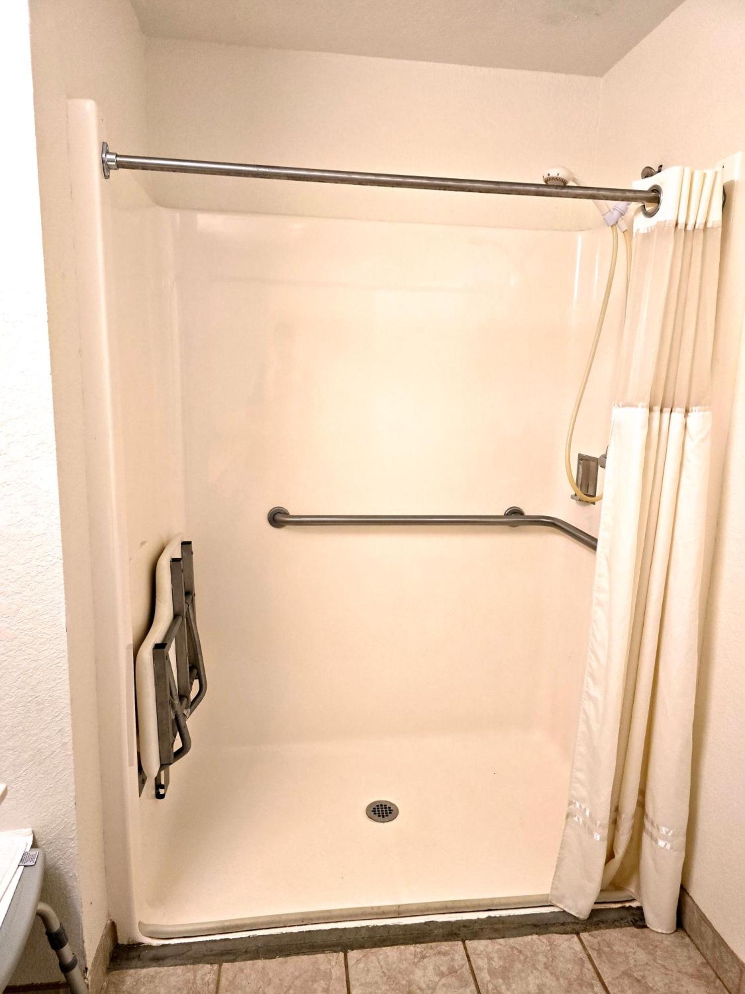 Garden Inn And Suites Near Callaway Gardens Pine Mountain Εξωτερικό φωτογραφία