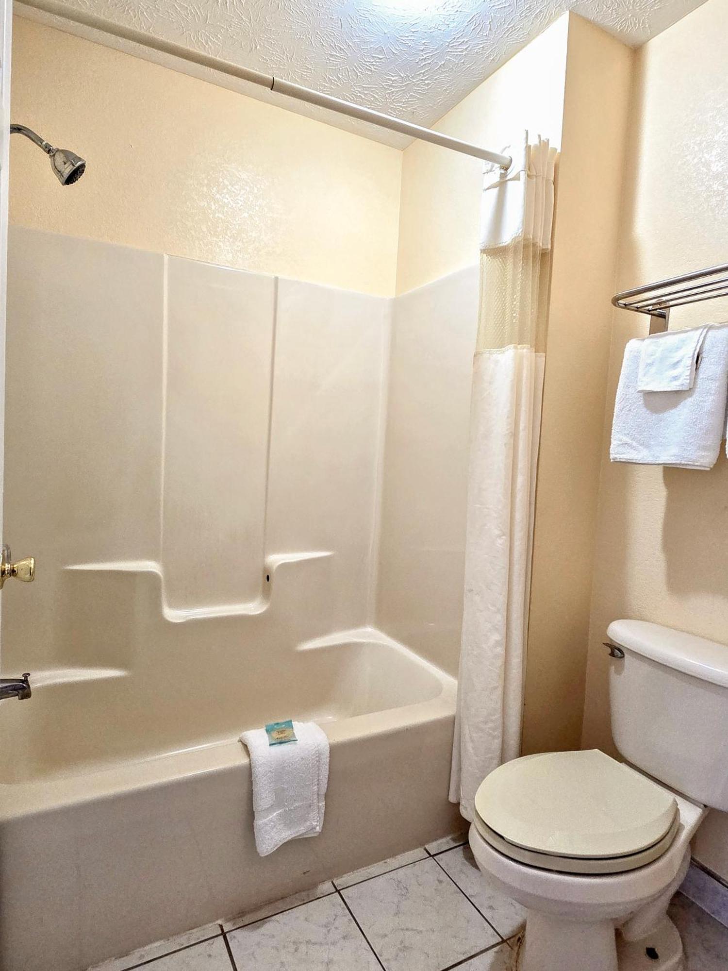 Garden Inn And Suites Near Callaway Gardens Pine Mountain Εξωτερικό φωτογραφία