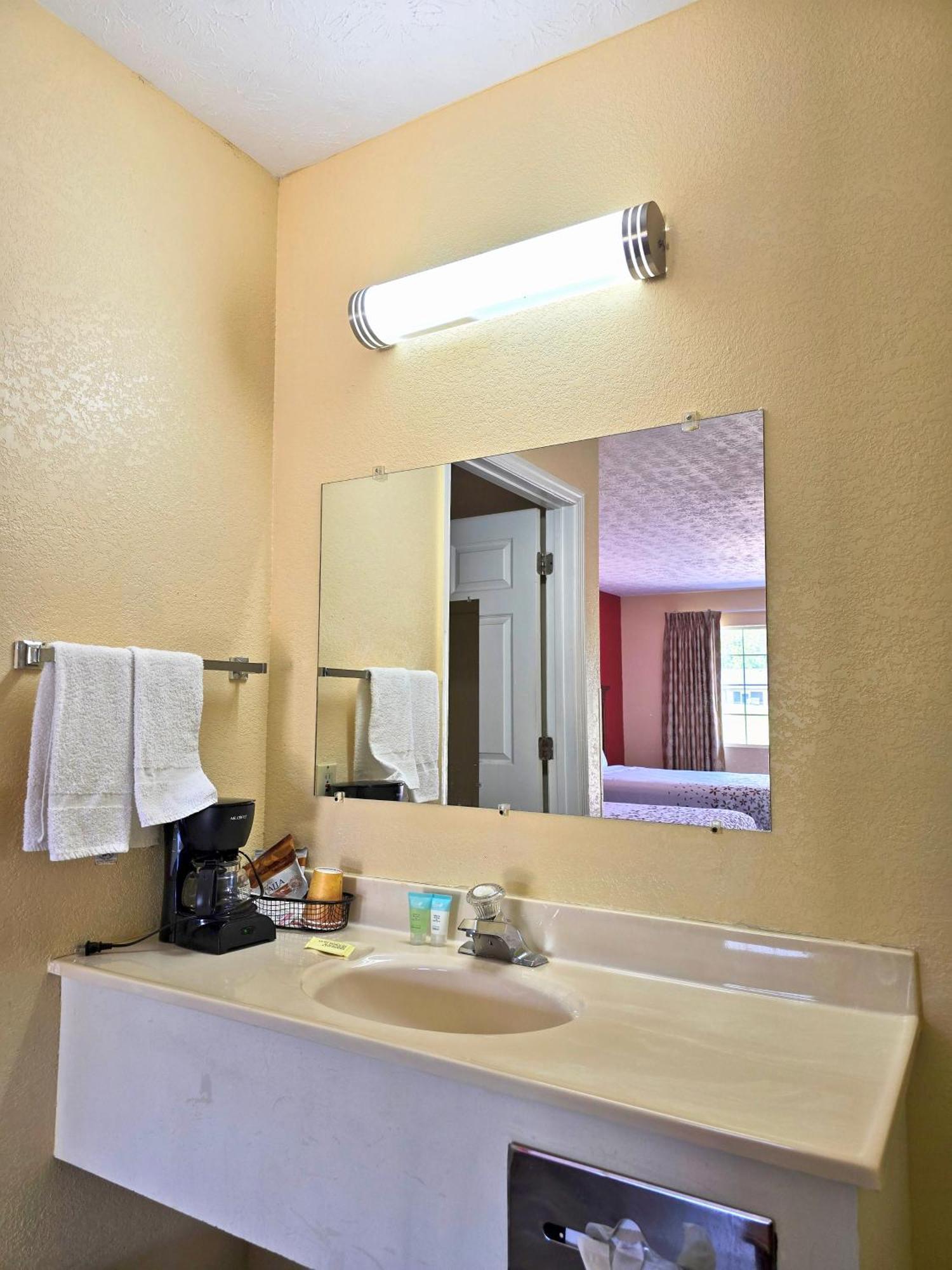 Garden Inn And Suites Near Callaway Gardens Pine Mountain Εξωτερικό φωτογραφία