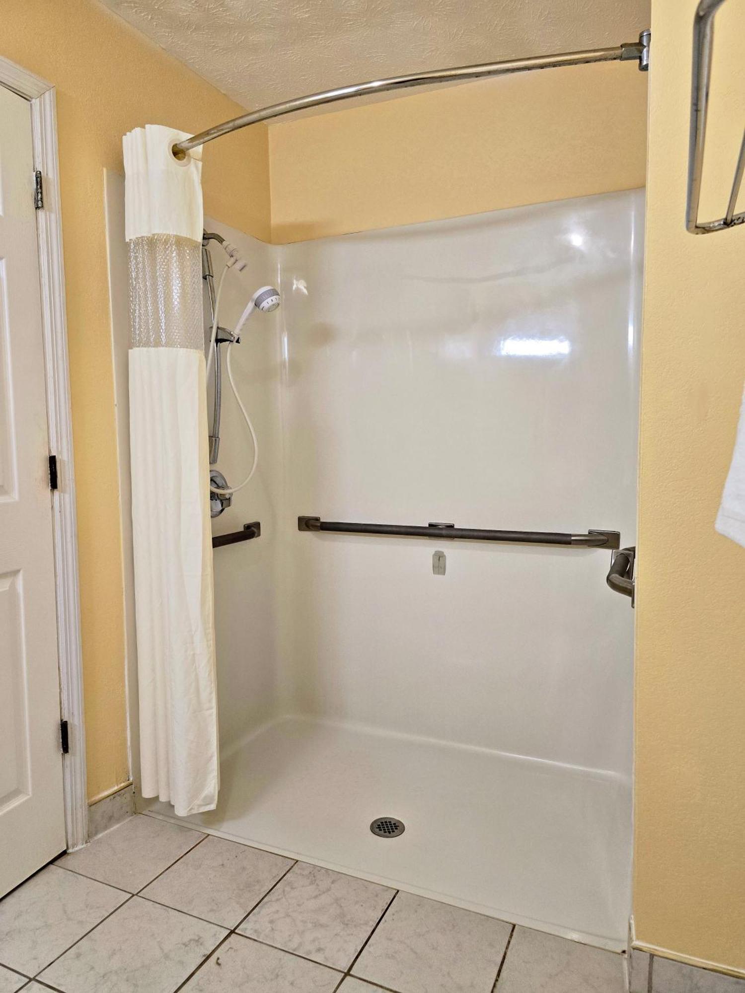Garden Inn And Suites Near Callaway Gardens Pine Mountain Εξωτερικό φωτογραφία